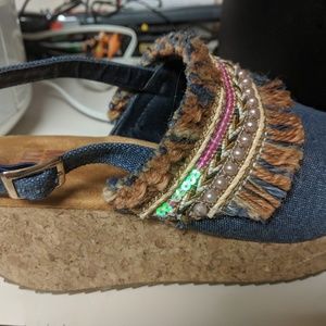 Wedge shoes